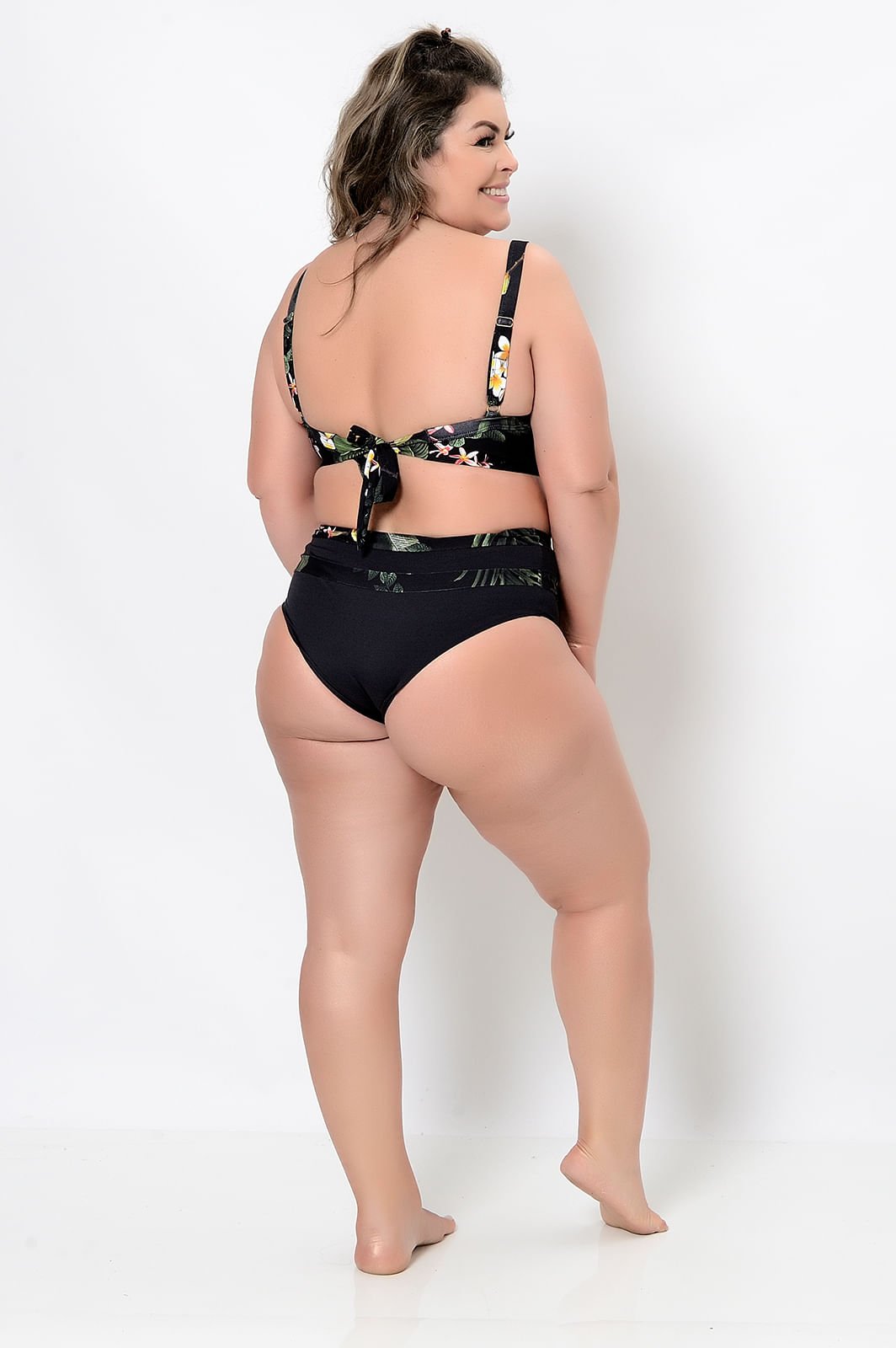 Biquíni Preto Tropical Aro Hot Pants Plus Size Preto