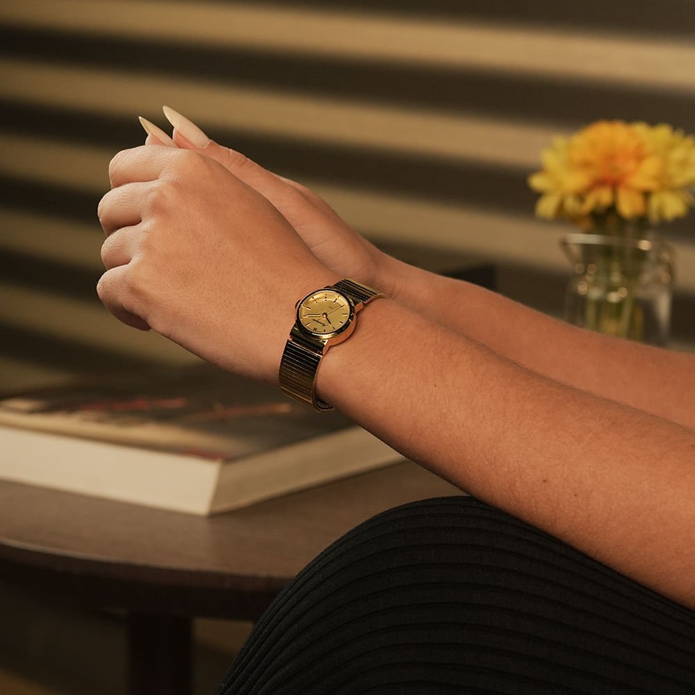 Relógio Feminino Dourado Pulseira Estilo Bracelete Dourado 3