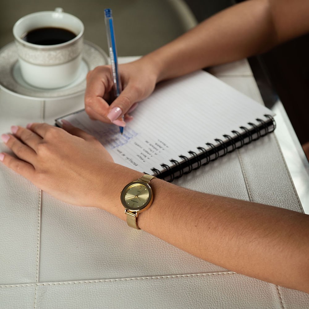 Kit Relógio Feminino Malha de Aço Dourado Colar de cristal Dourado 3