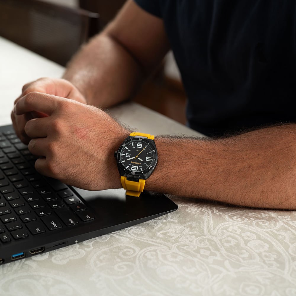 Relógio Masculino Detalhes em Carbono Pulseira Amarela Amarelo 3