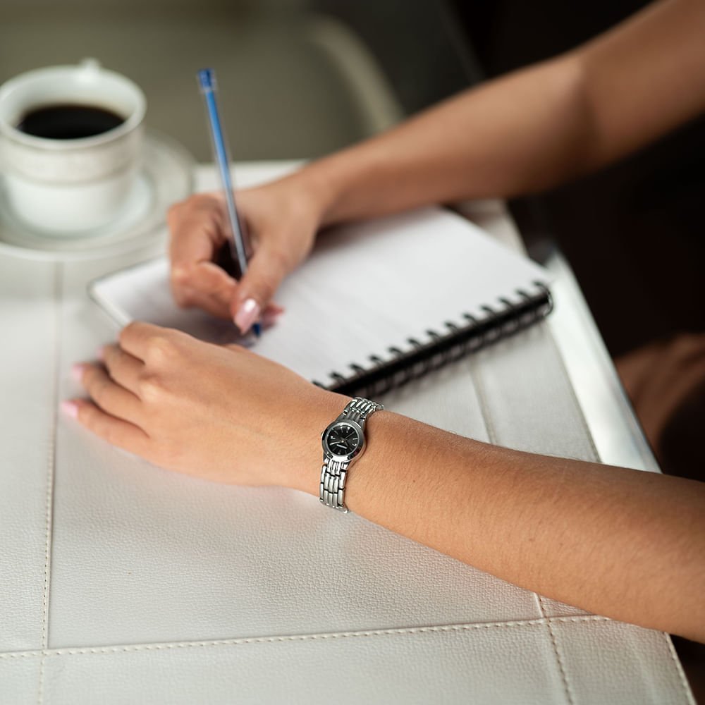 Relógio Feminino Prata Caixa Pequena com Cristais Prata 3