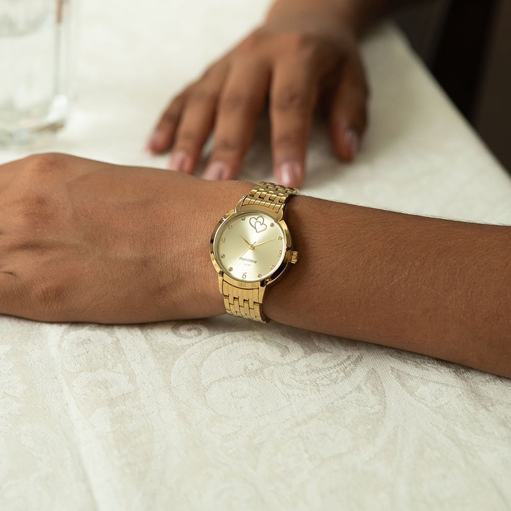 Kit Relógio Feminino Dourado Metálico com Colar de Coração Dourado 3