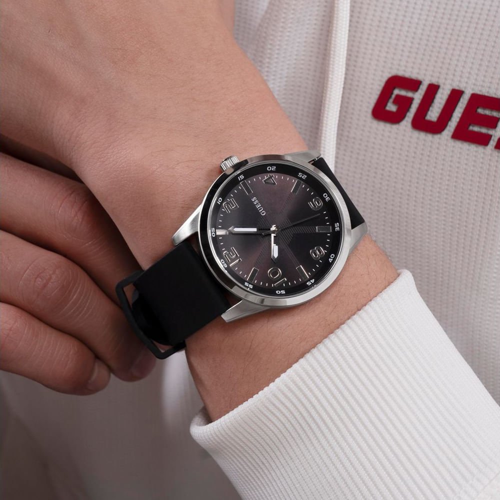 Relógio Guess Masculino Detalhe Pneu Silicone Prata Prata 3