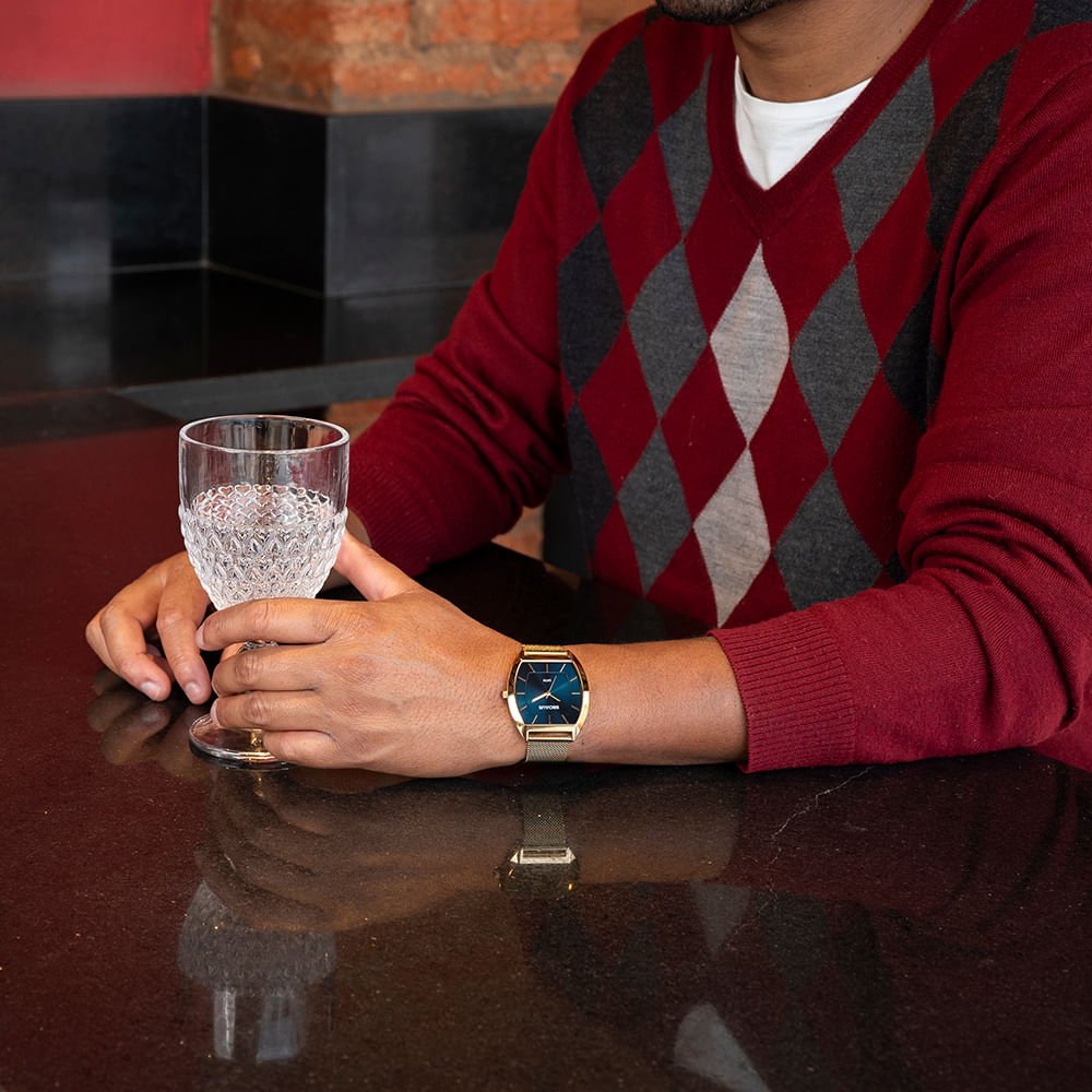 Relógio Masculino Quadrado Malha de Aço Dourado Dourado 4