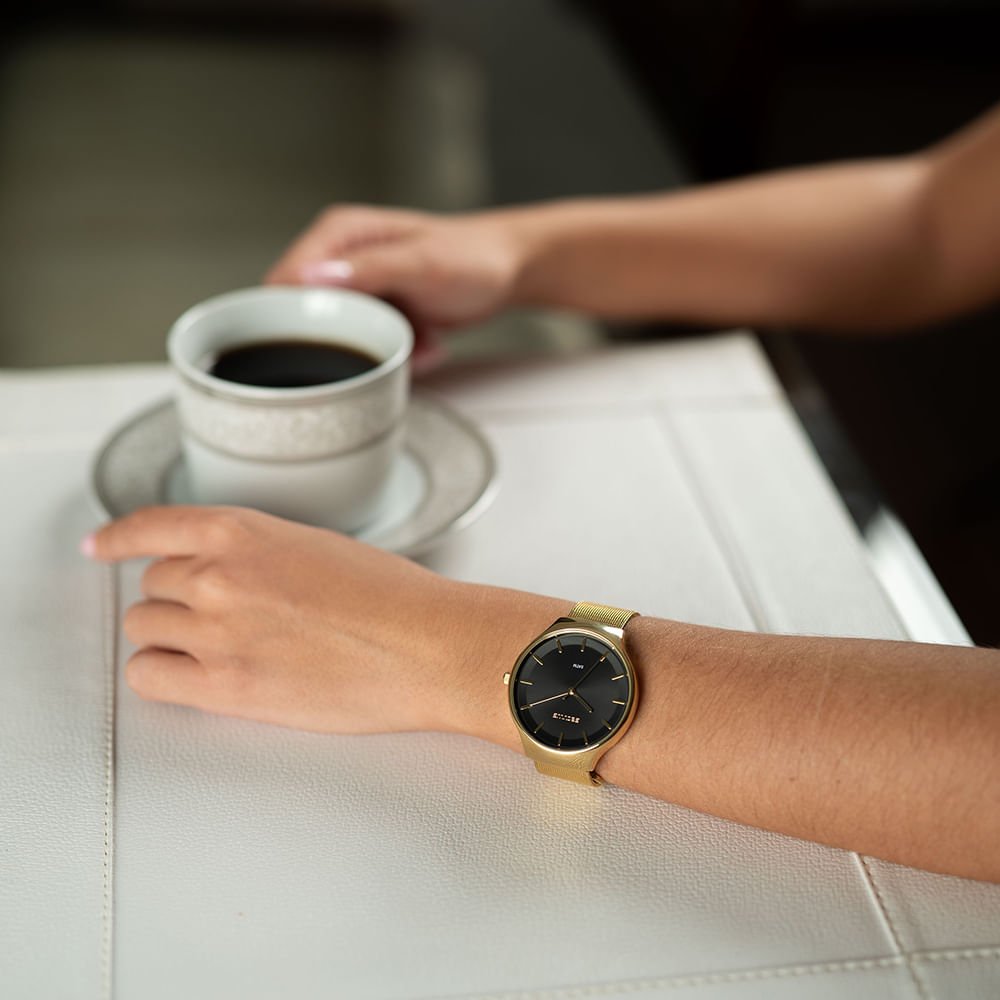 Relógio Feminino Dourado Malha de Aço Mostrador Preto Dourado 2