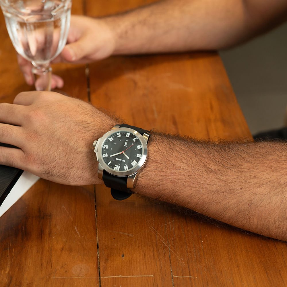 Relógio Masculino Prata com Pulseira em Silicone Preto 3