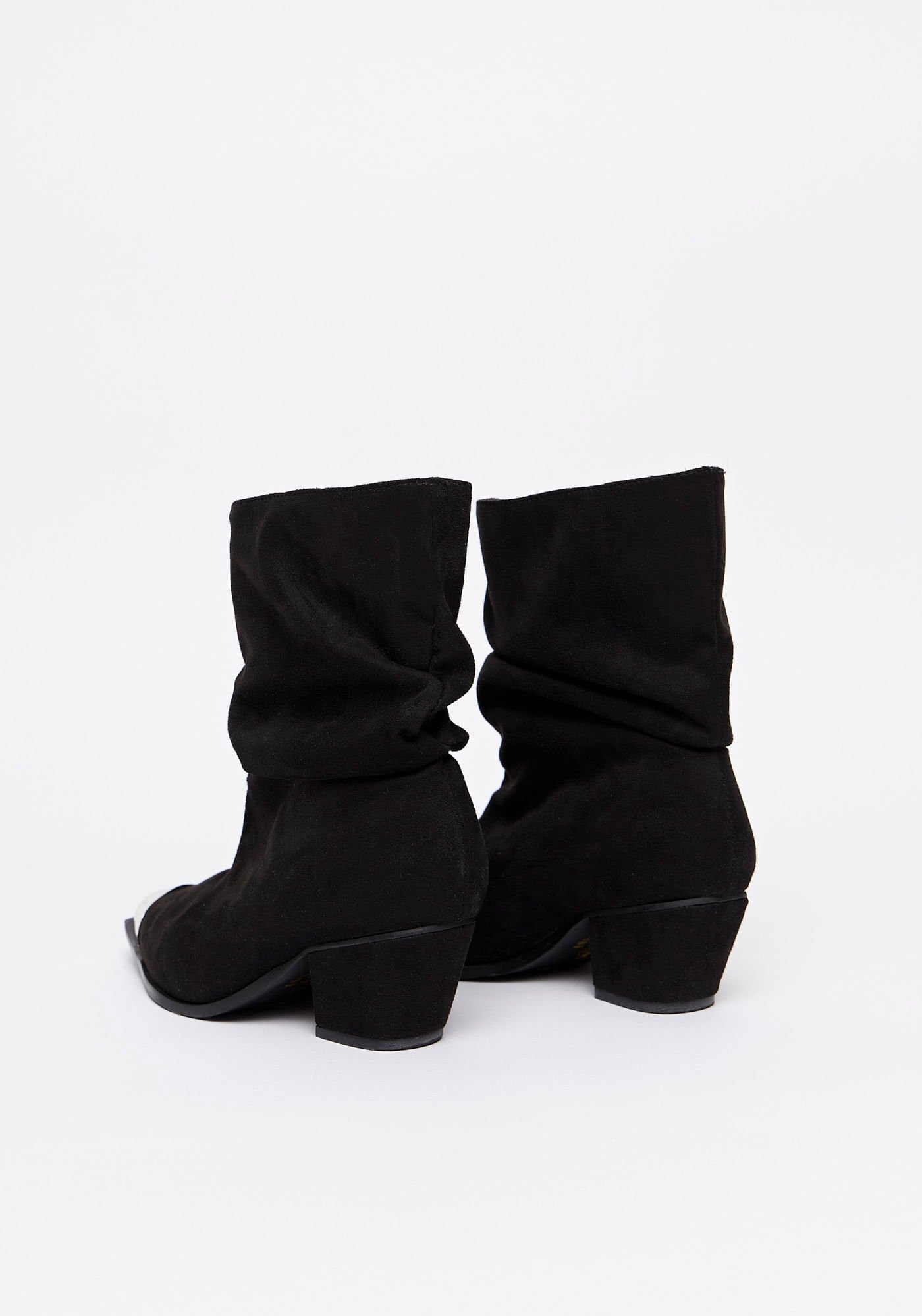 Bota Slouch com Biqueira 4