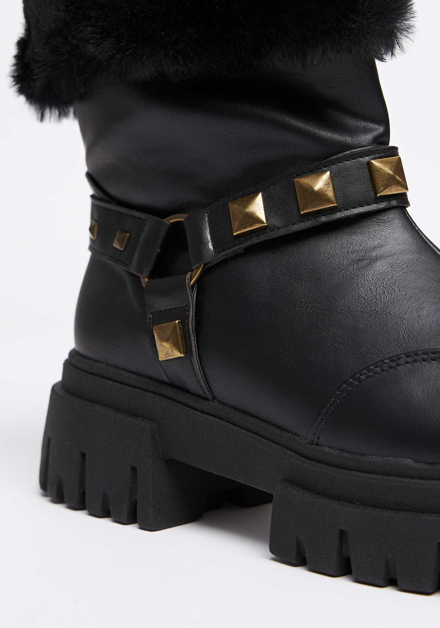 Bota Cano Baixo com Pelo Branco 3