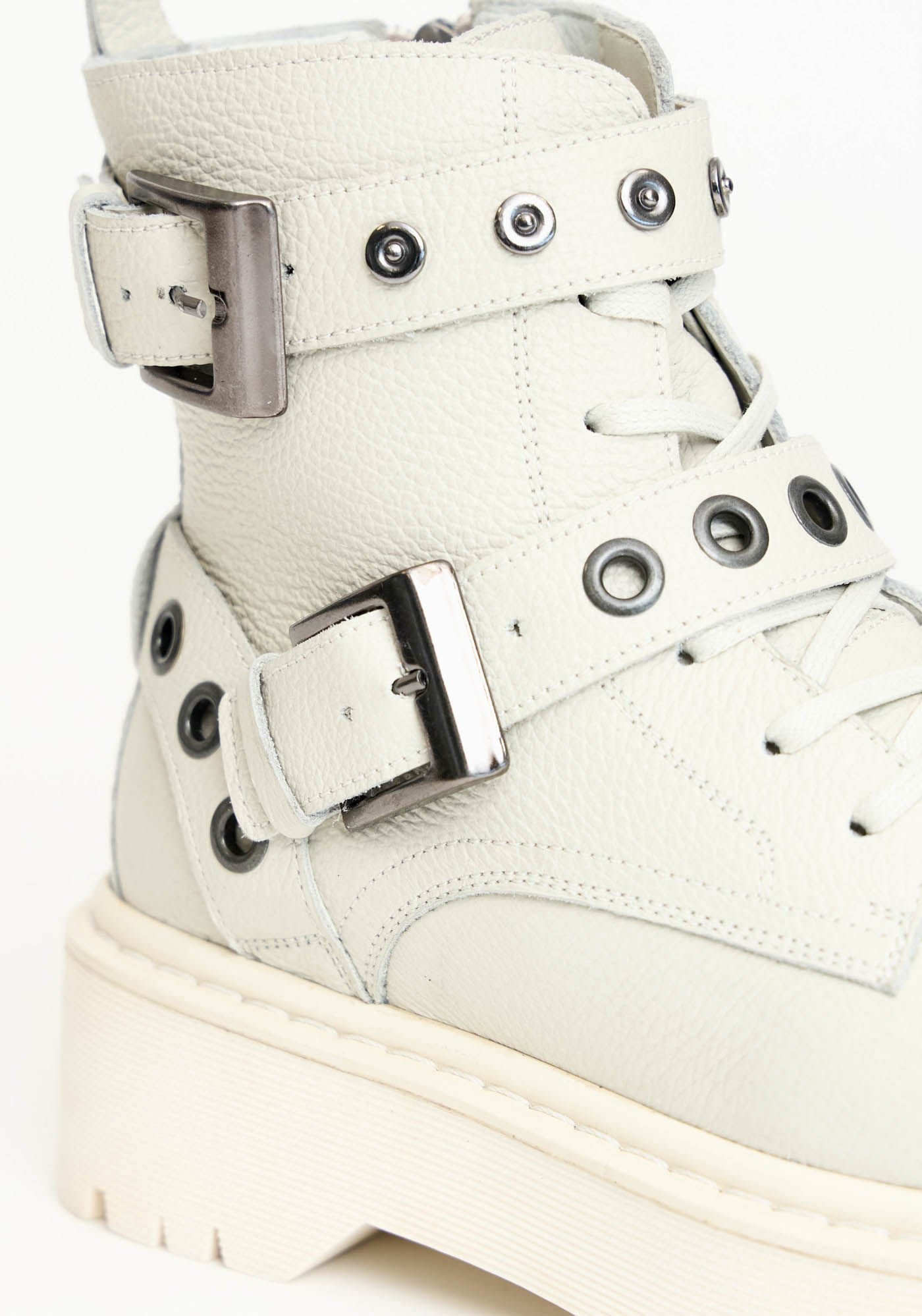 Bota Coturno Couro com Fivela e Ilhós Branco 3