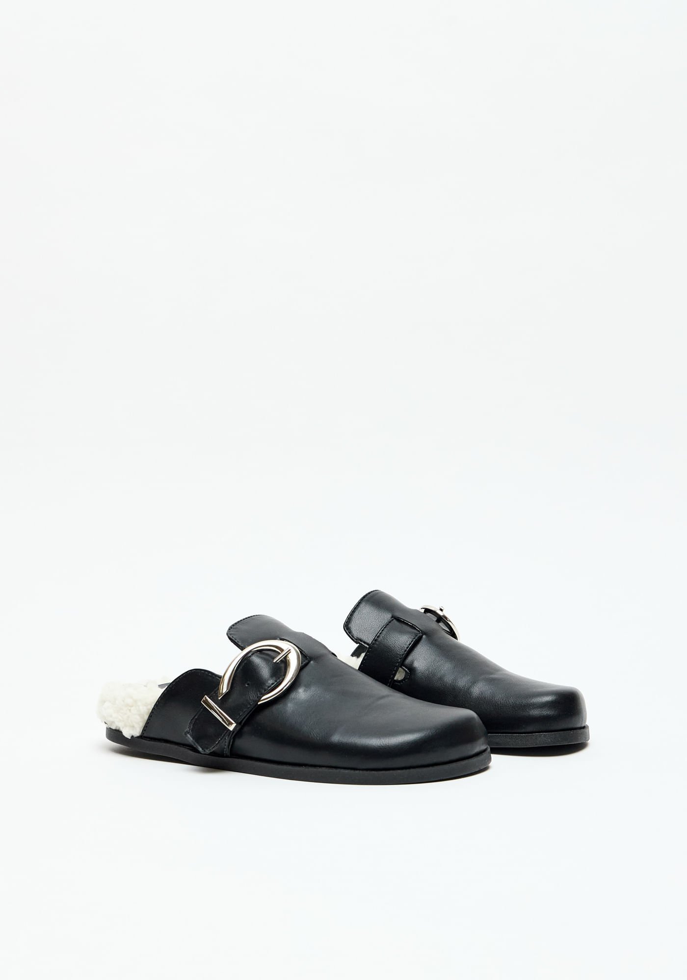 Mule Com Fivela E Pelo Preto 2