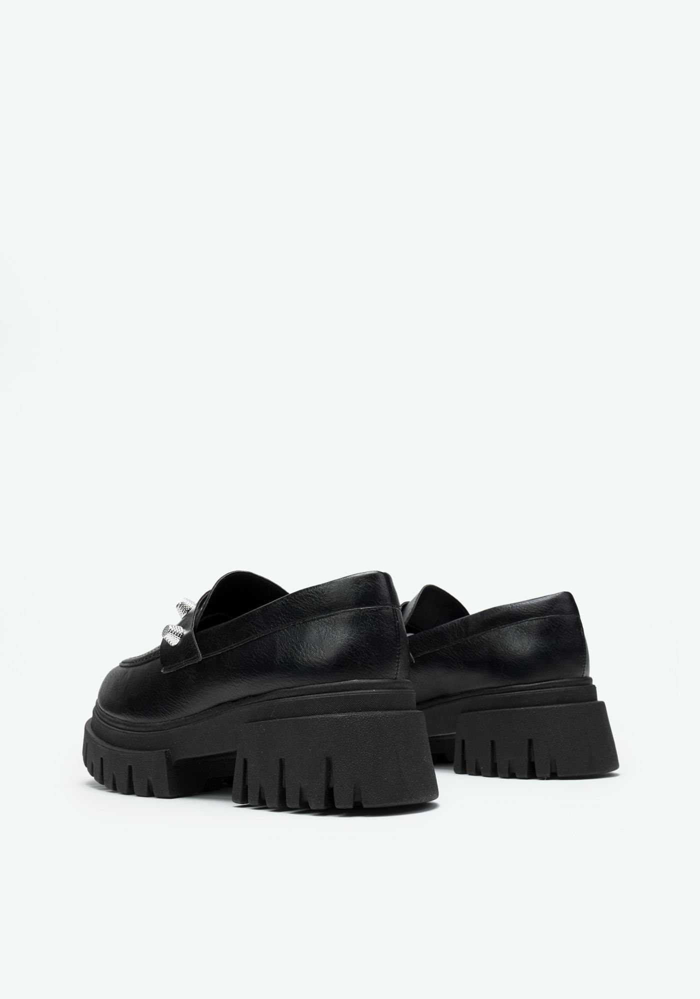 Mocassim Tratorado com Rebites Preto 2