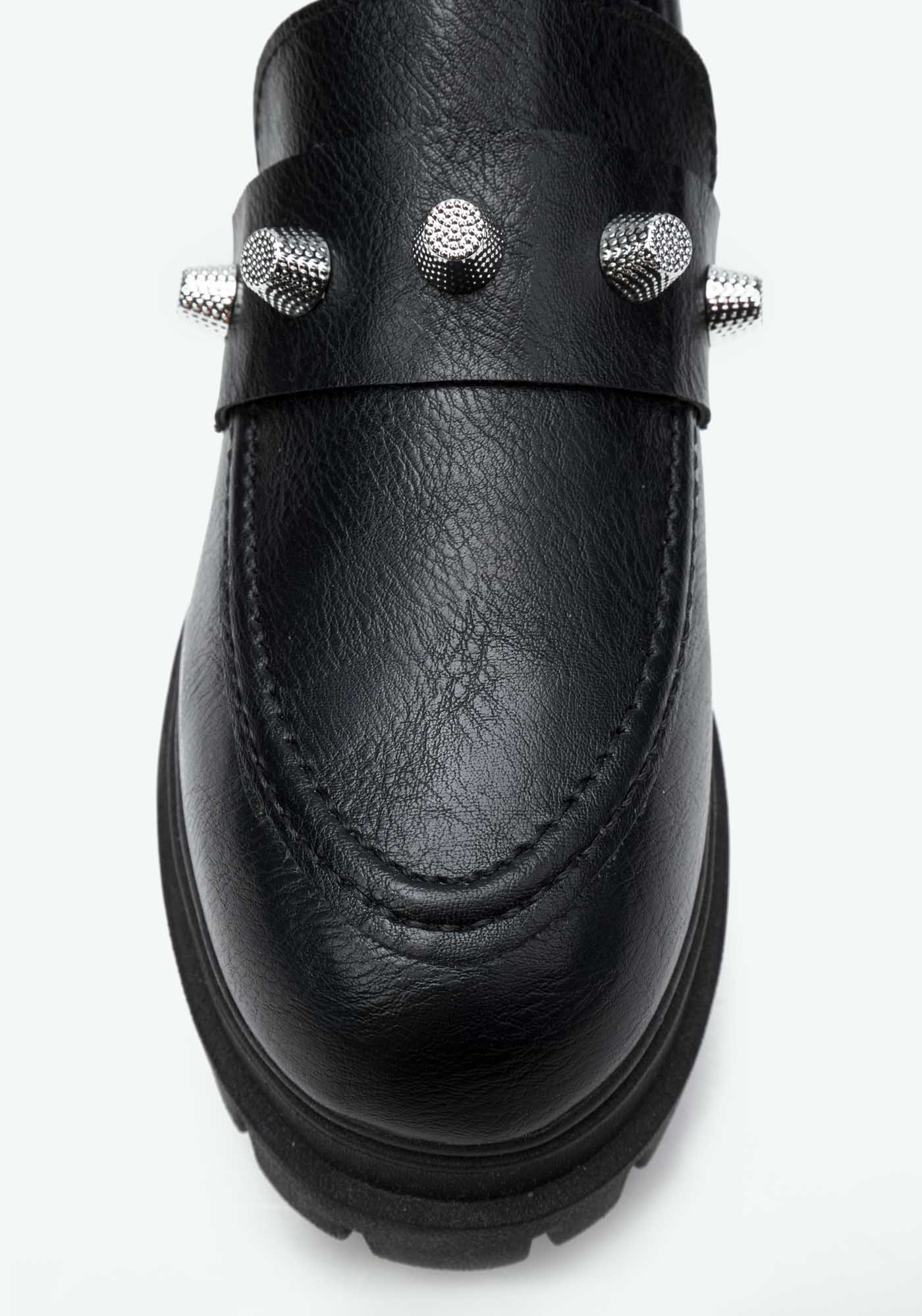 Mocassim Tratorado com Rebites Preto 3