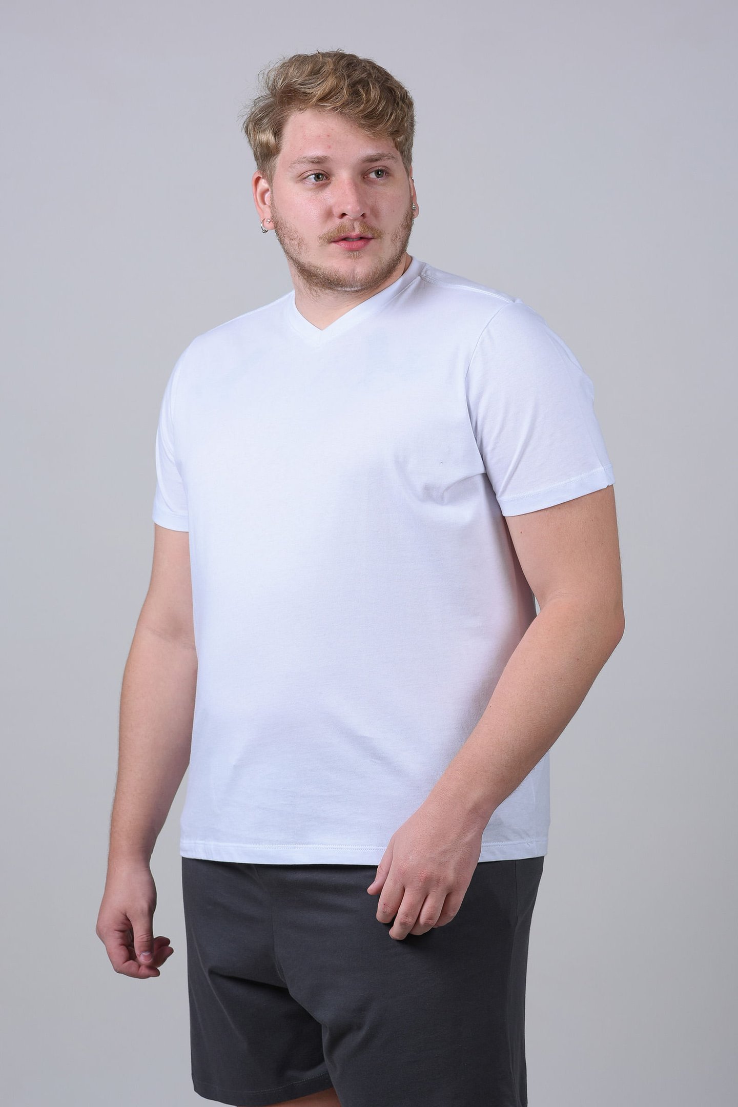 Camiseta decote v plus size branco