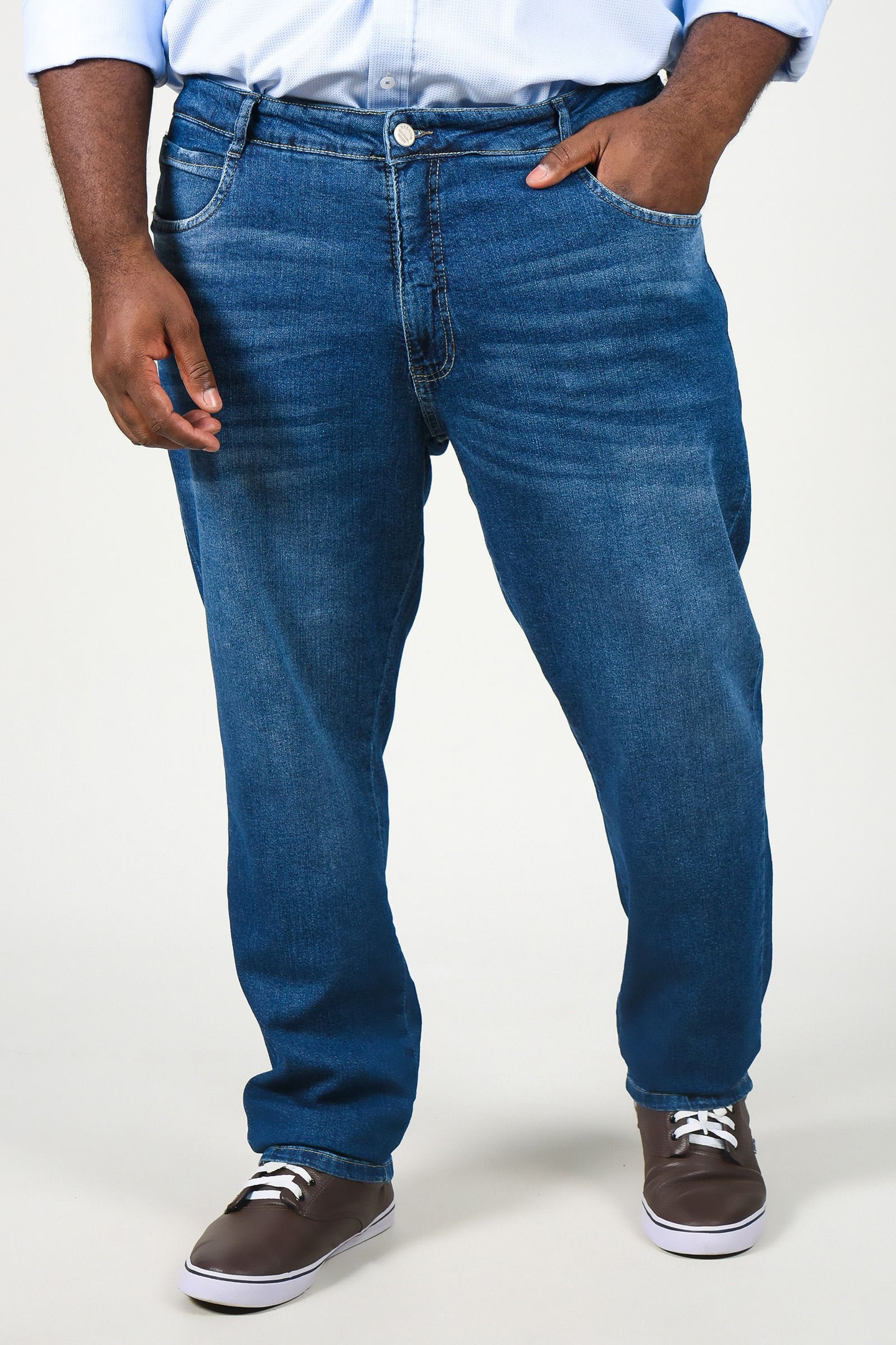 Calça reta jeans com elastano plus size jeans blue