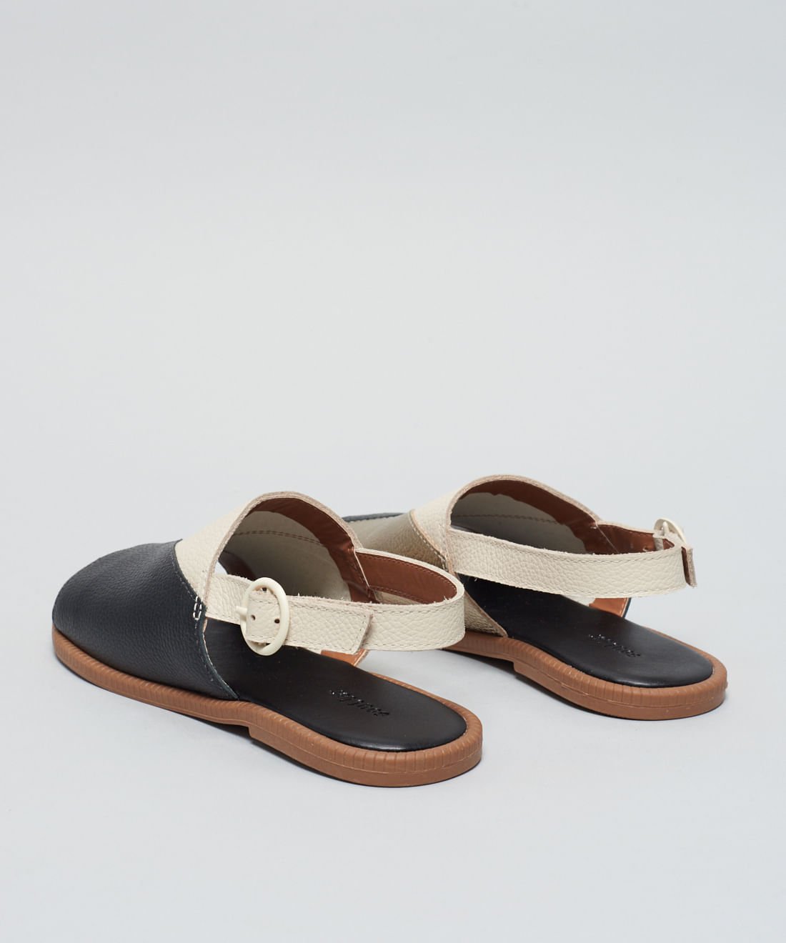 Rasteira Fechada Recortes - Preto/Off White Preto/Branco 4