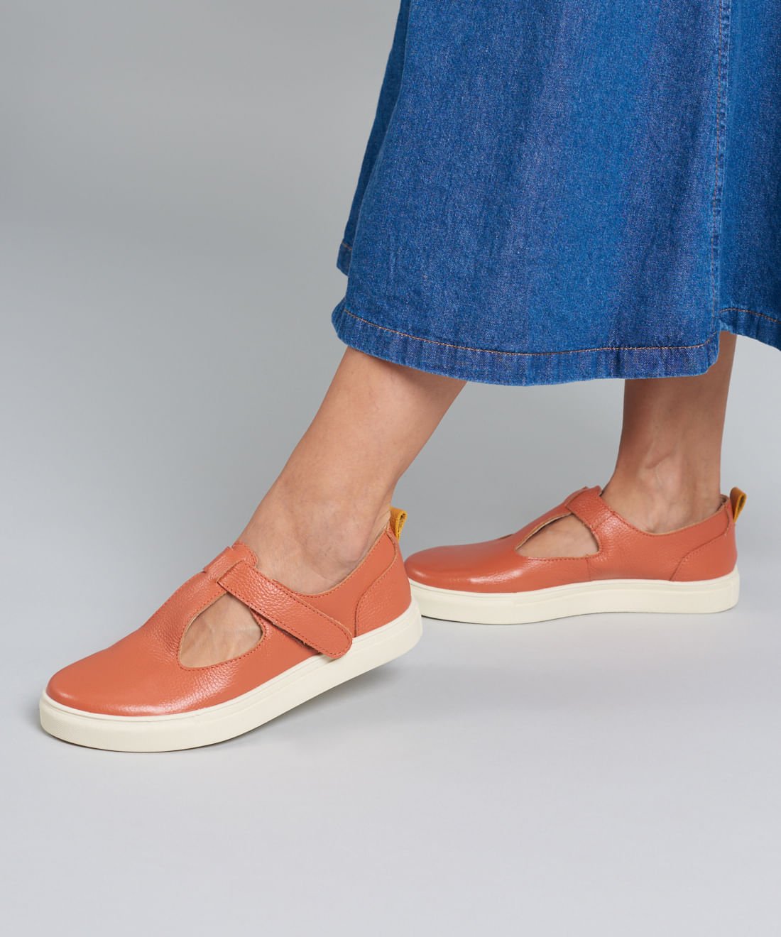 Tenis Couro Vazado Velcro - Ocre Ocre 5