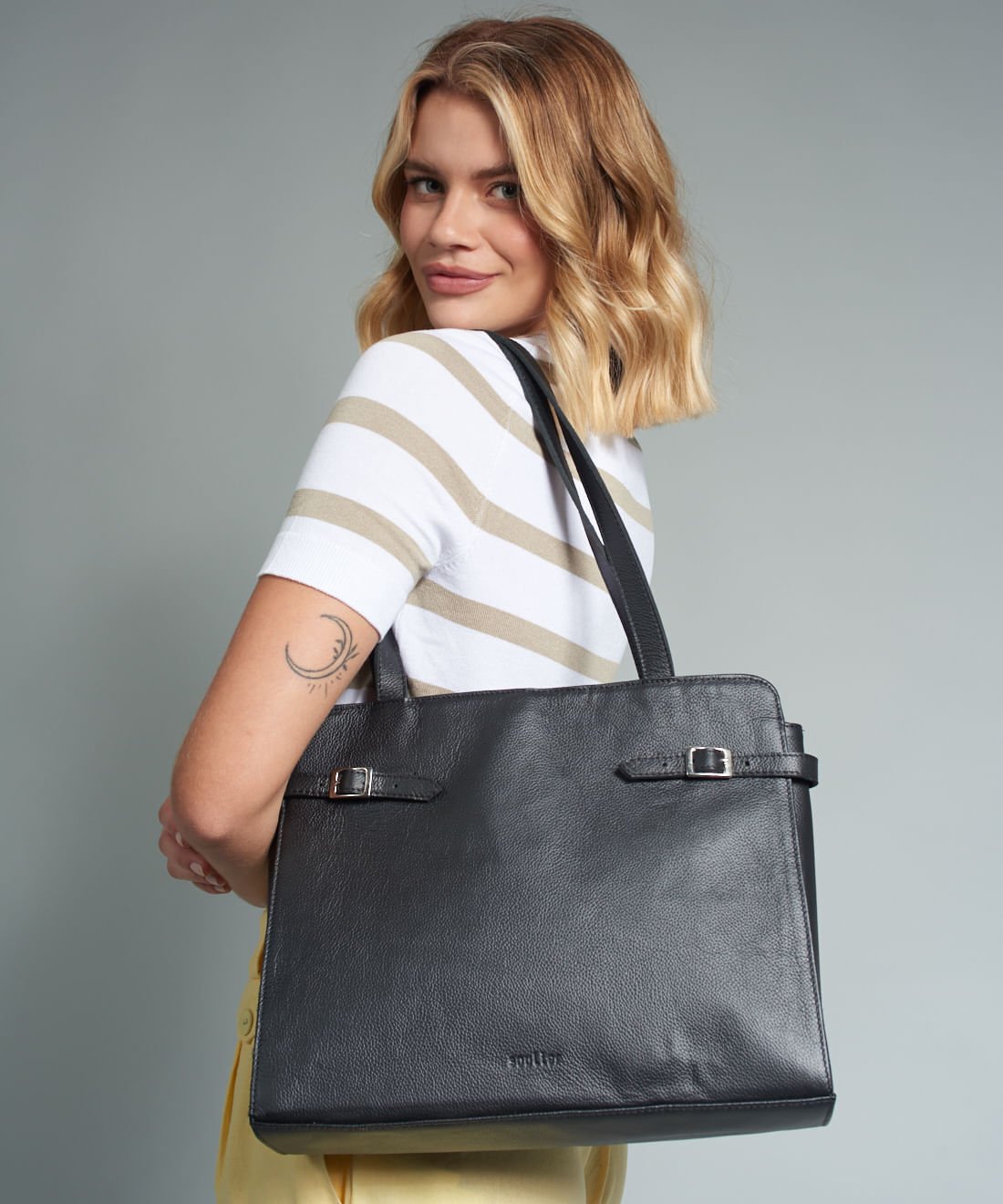 Bolsa g Couro Fivelas - Preto Preto 4