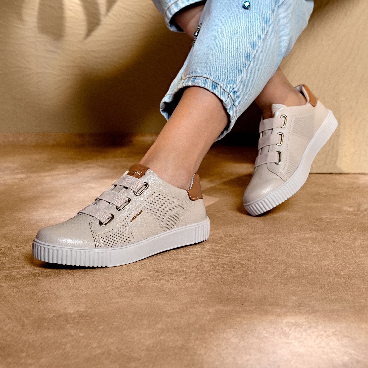 Tênis Pegada Feminino em Couro Off White 219022-02 Bege 2