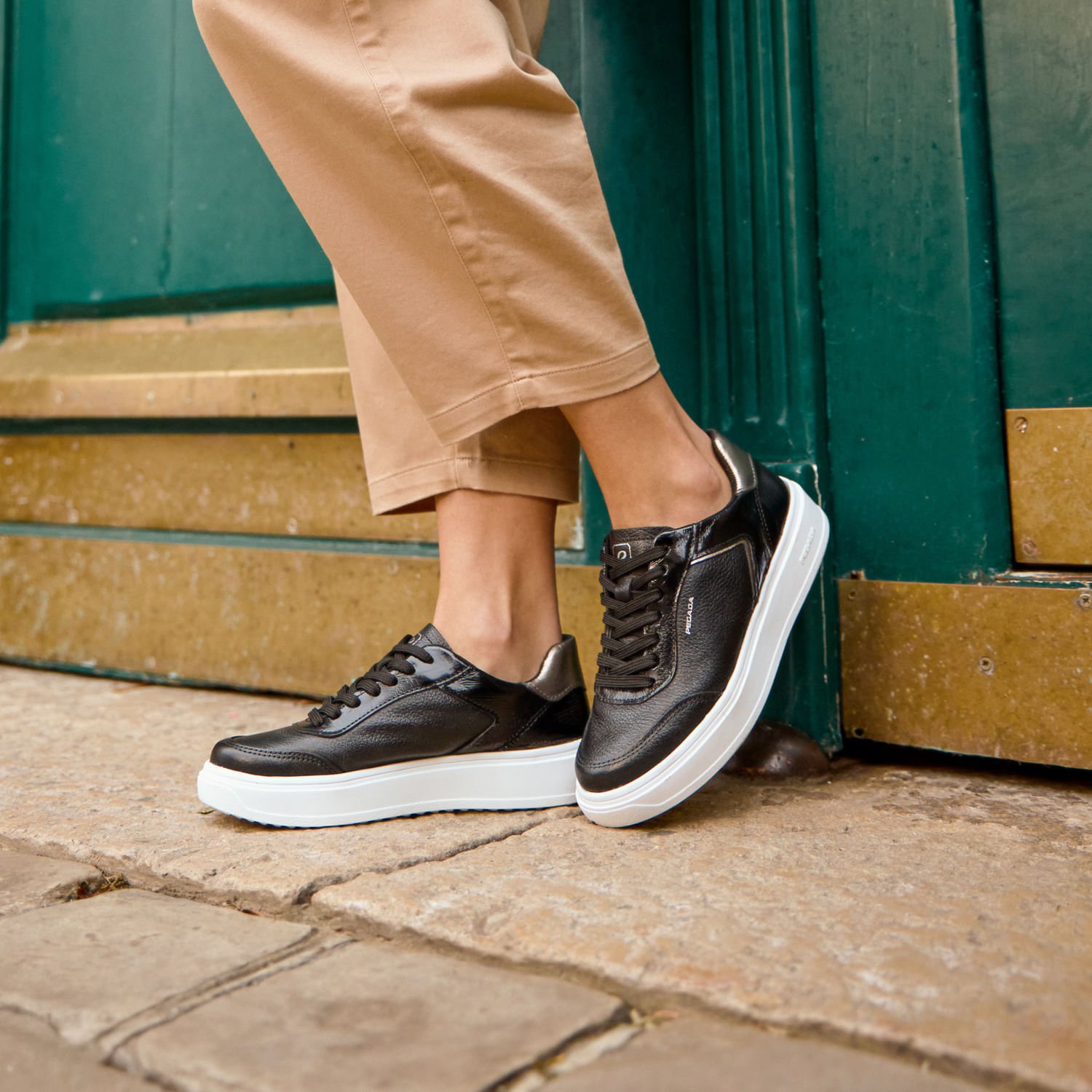 Tênis Pegada Feminino em Couro Preto 211311-02 Preto 2