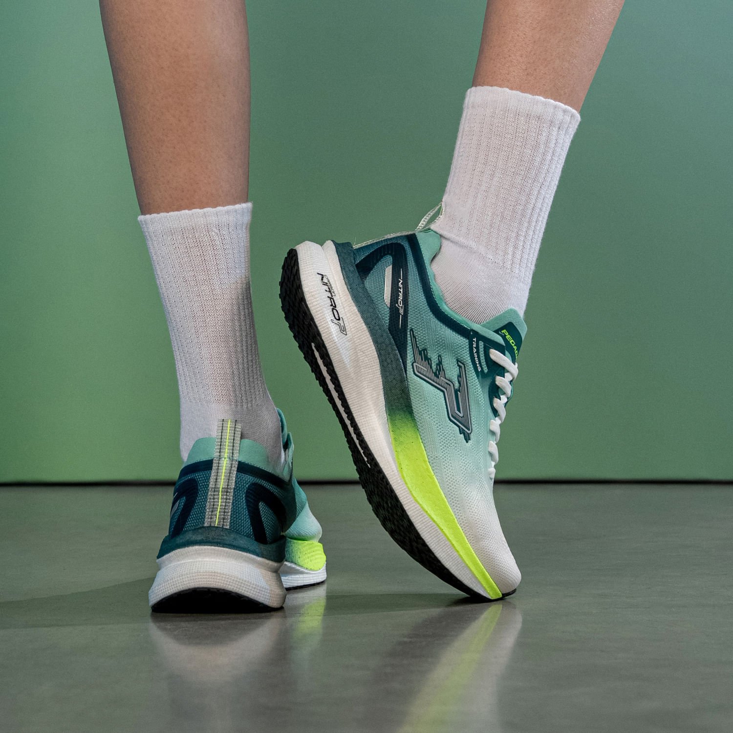 Tênis Esportivo Pegada Feminino em Tecido Off White 290804-02 Branco/Verde 2