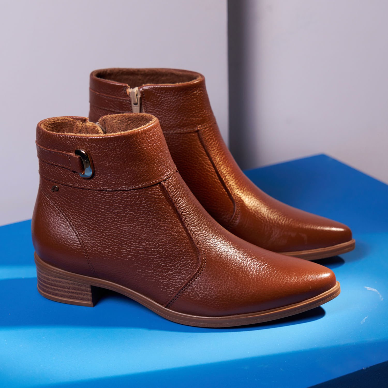 Bota Pegada Feminina em Couro Terracota Cano Curto 282503-02 Marrom 2