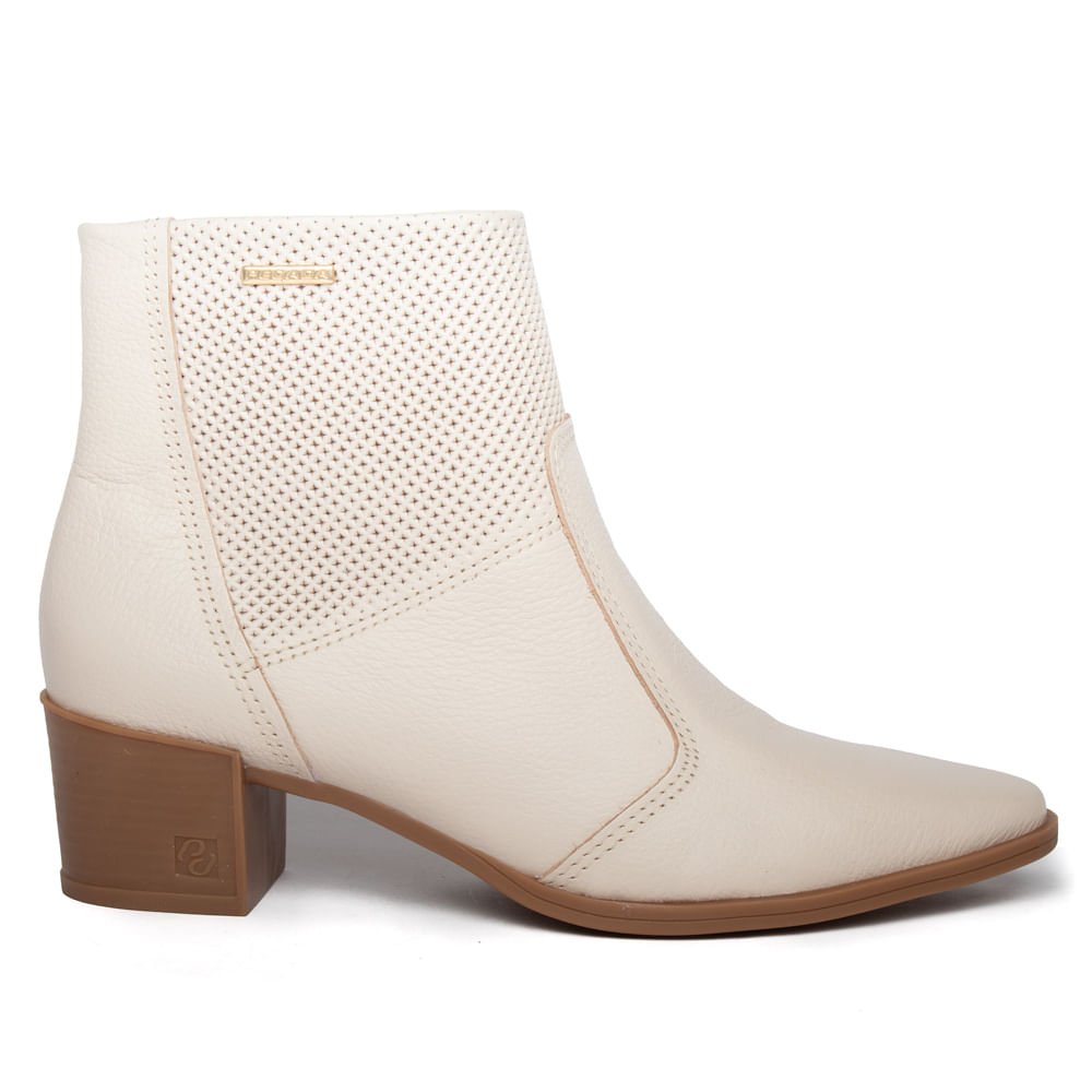 Bota Feminina Pegada Cano Curto em Couro com Bico Fino Creme Branco 1