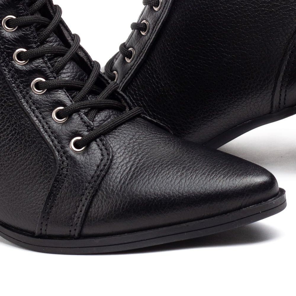 Bota Pegada Feminina em Couro com Cadarço Feminino Preto 7