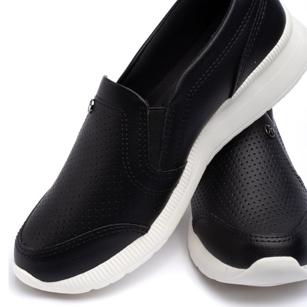 Tênis Feminino Kolosh Calce Fácil com Pedrarias Preto Preto 7