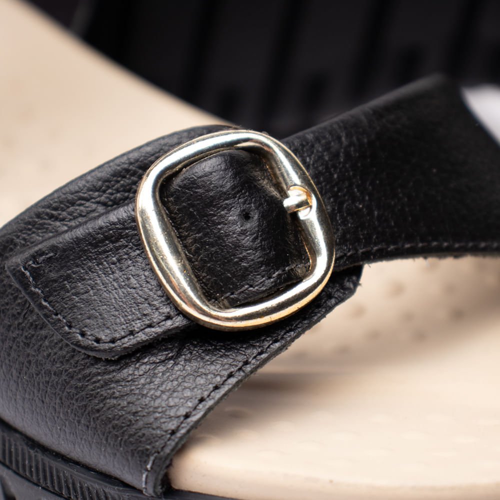 Sandália Feminina Comfortflex Papete em Couro com Fivela Preto Preto 5