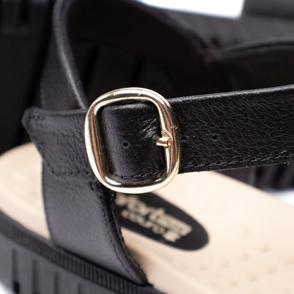 Sandália Feminina Comfortflex Papete em Couro com Fivela Preto Preto 7