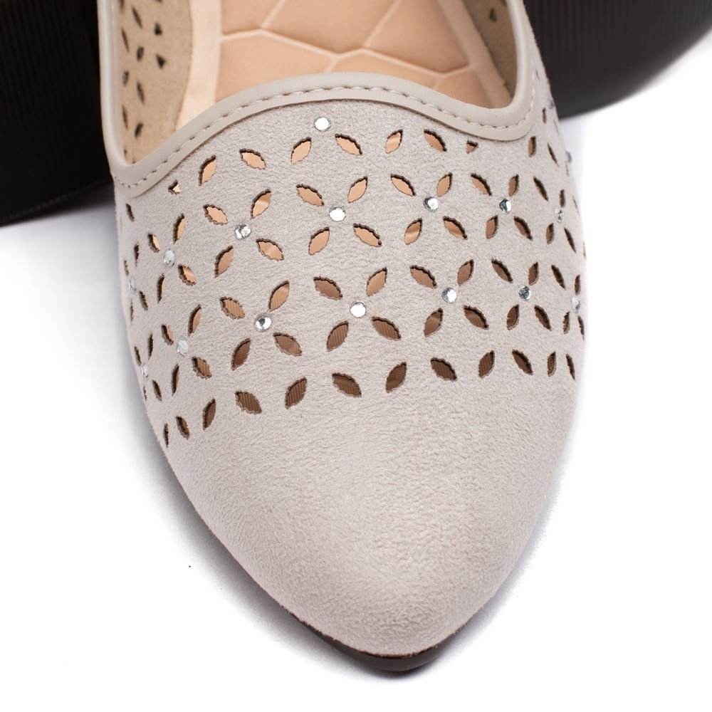 Sapatilha Feminina Moleca Lírios Bico Fino com Pedrarias Cinza Claro Cinza Claro 7