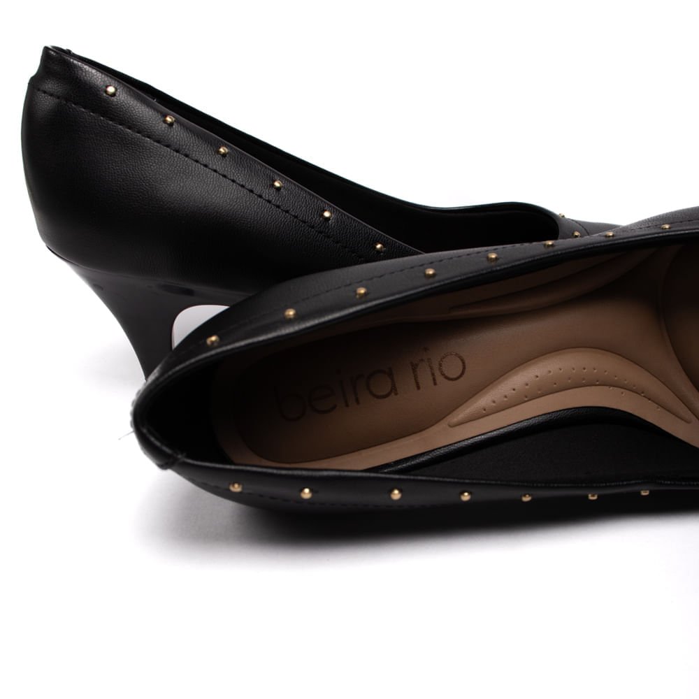 Sapato Scarpin Feminino Beira Rio em Napa com Aplicações Metalizadas Preto Preto 6