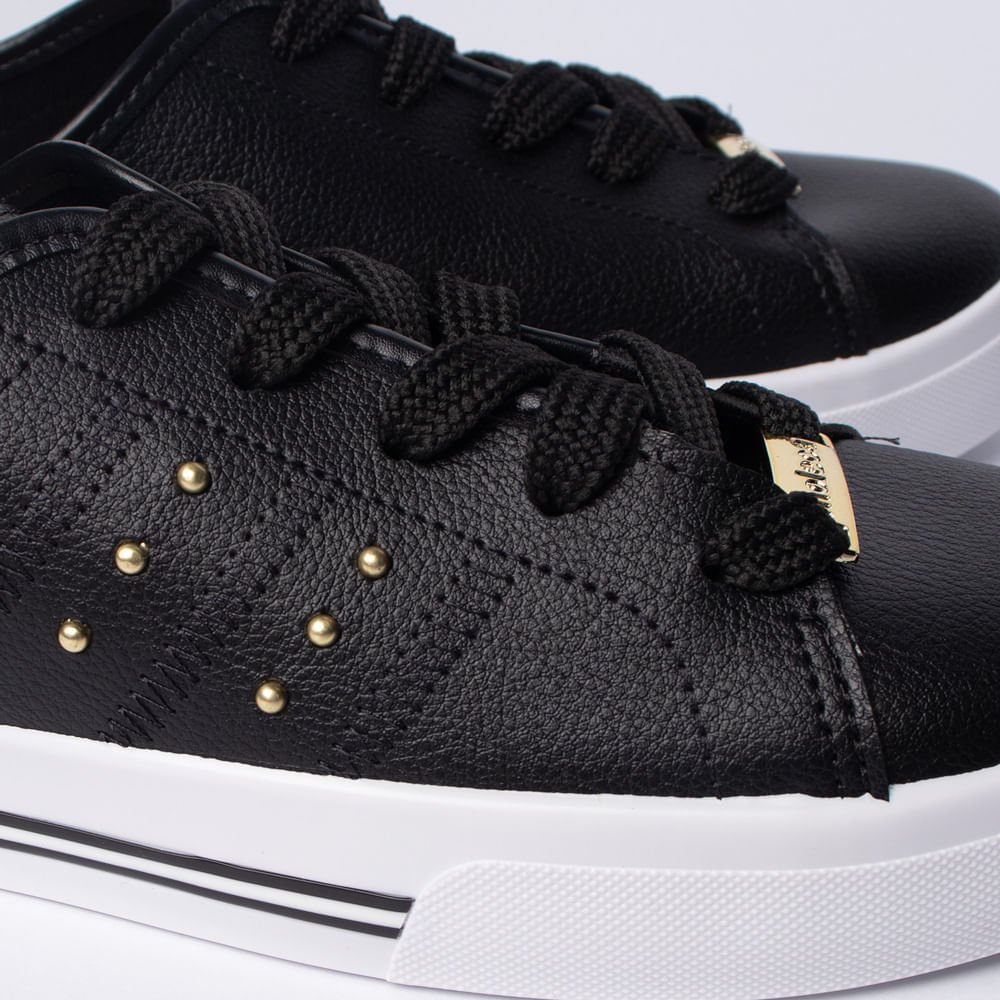Tênis Feminino Moleca Napa Floather com Aplicações Preto/Dourado Preto 7