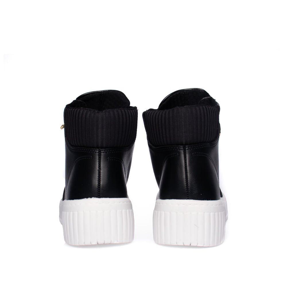 Bota Feminina Beira Rio Napa com Aplicações Preto Preto 3