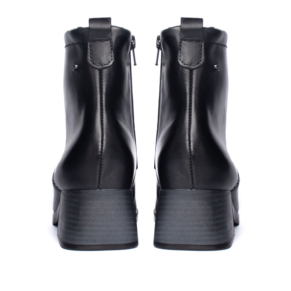 Bota Feminina Pegada Cano Curto Couro e Cadarço Preto Preto 3