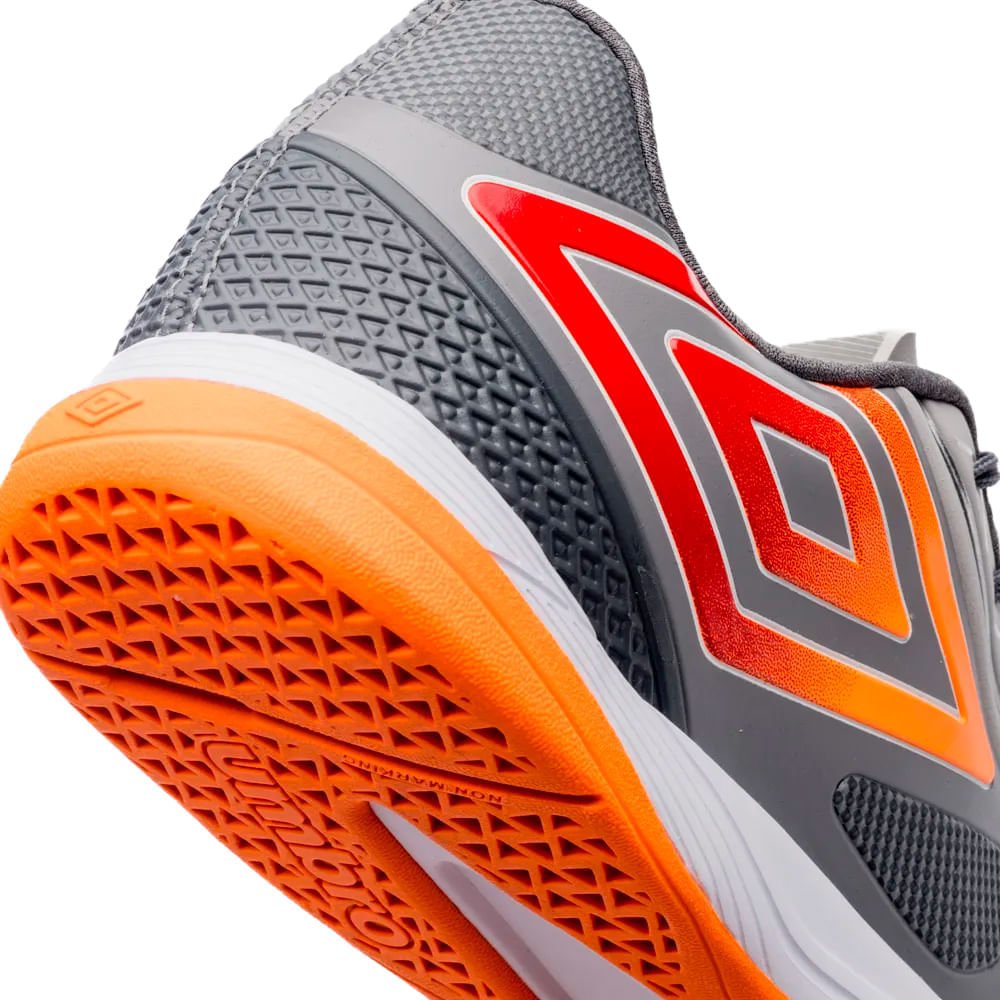 Chuteira Futsal Umbro Pro 5 Bump Club Preto/Laranja Cinza/Laranja 5