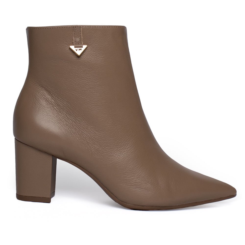 Bota Feminina Via Marte Couro Bico Fino Bege