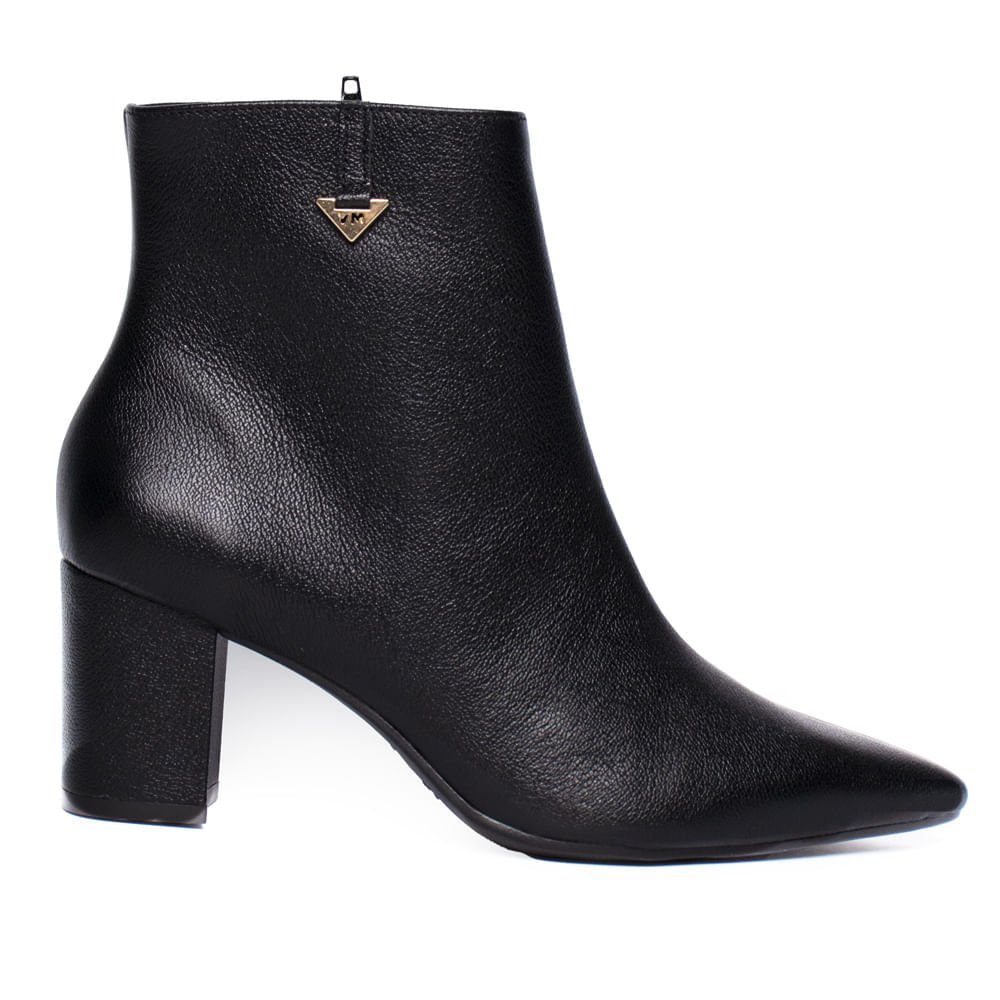 Bota Feminina Via Marte Couro Bico Fino Preto