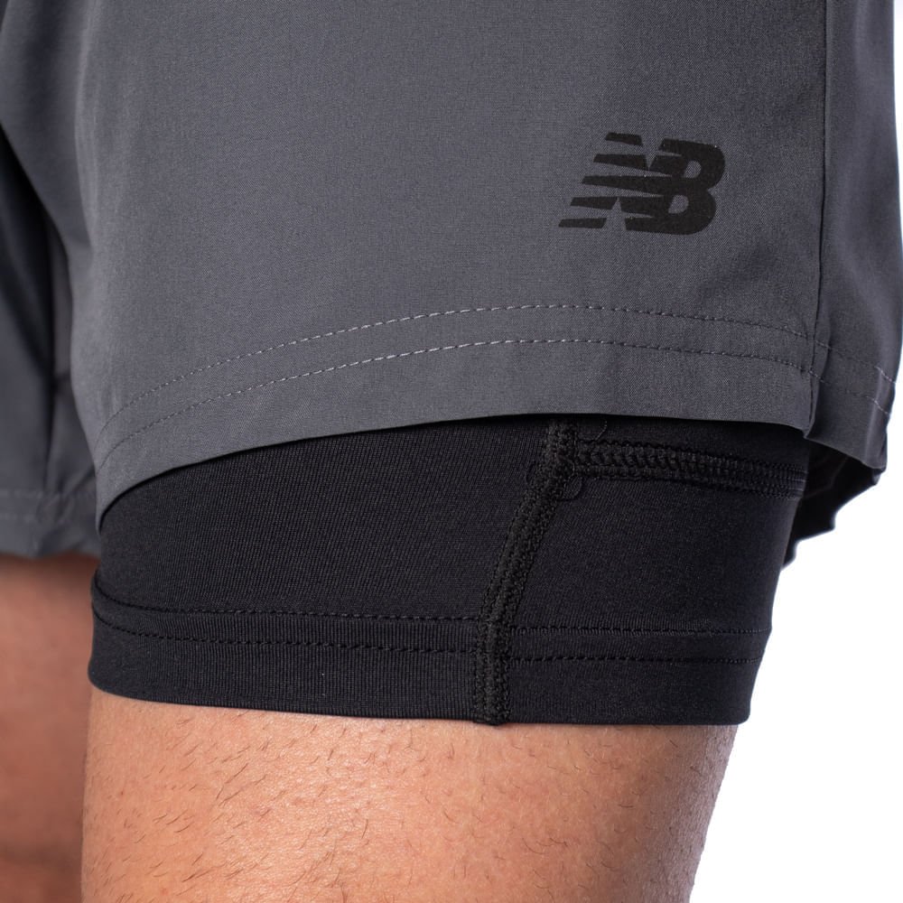 Short Masculino New Balance Essentials com Compressão de Tactel Cinza Cinza 3