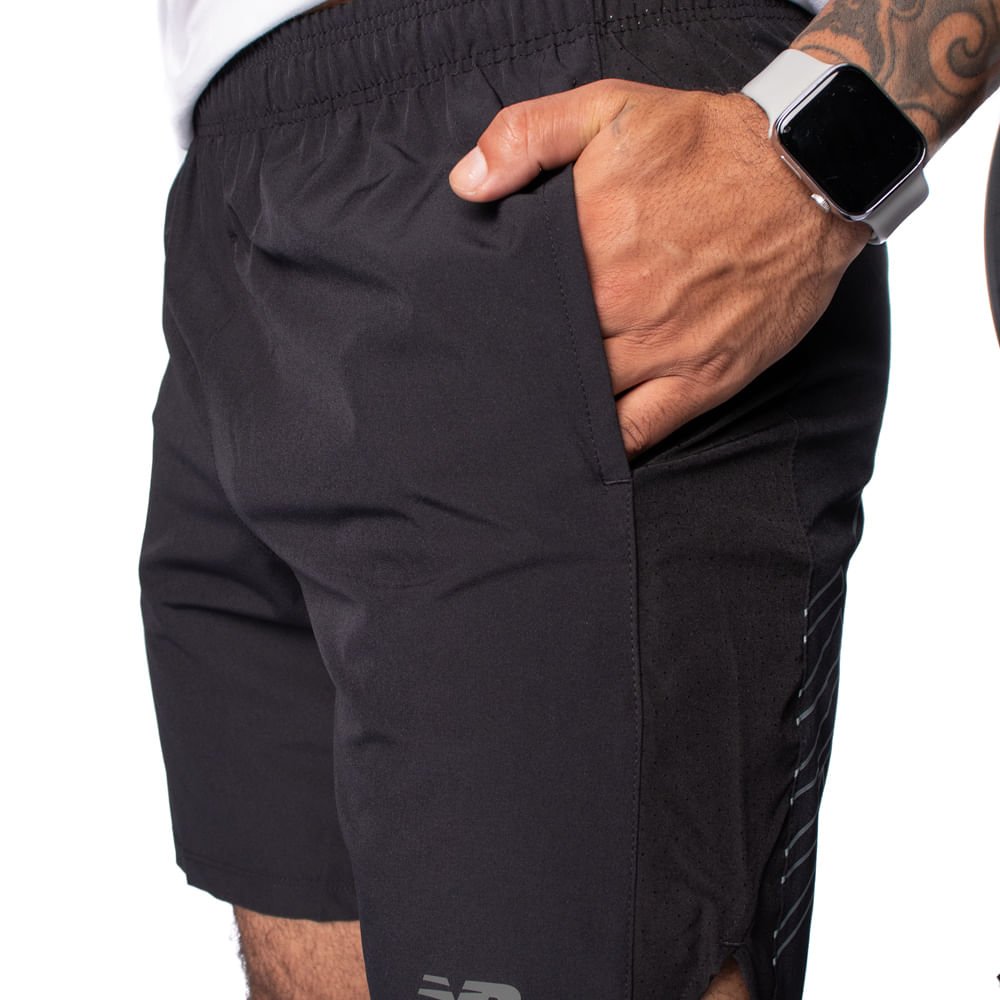 Bermuda Masculina New Balance Tenacity Logo 7 Preto Preto 3