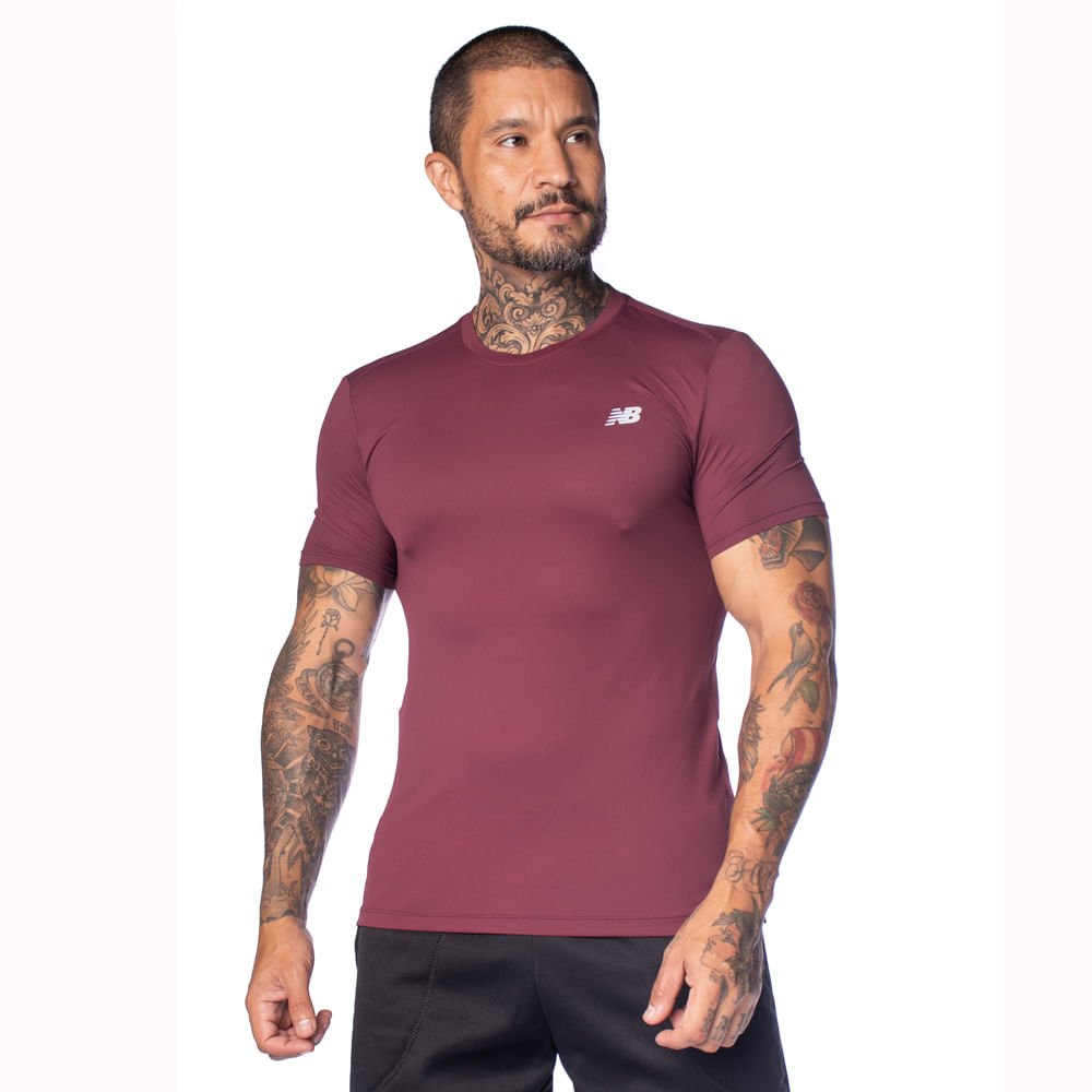 Camiseta Masculina New Balance Sport Essentials Bordô