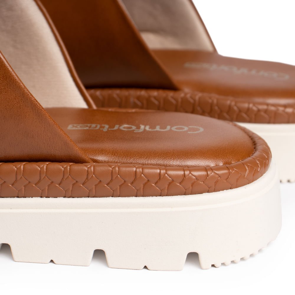 Tamanco Feminino Comfortflex com Fivelas Napa Marrom Marrom 6