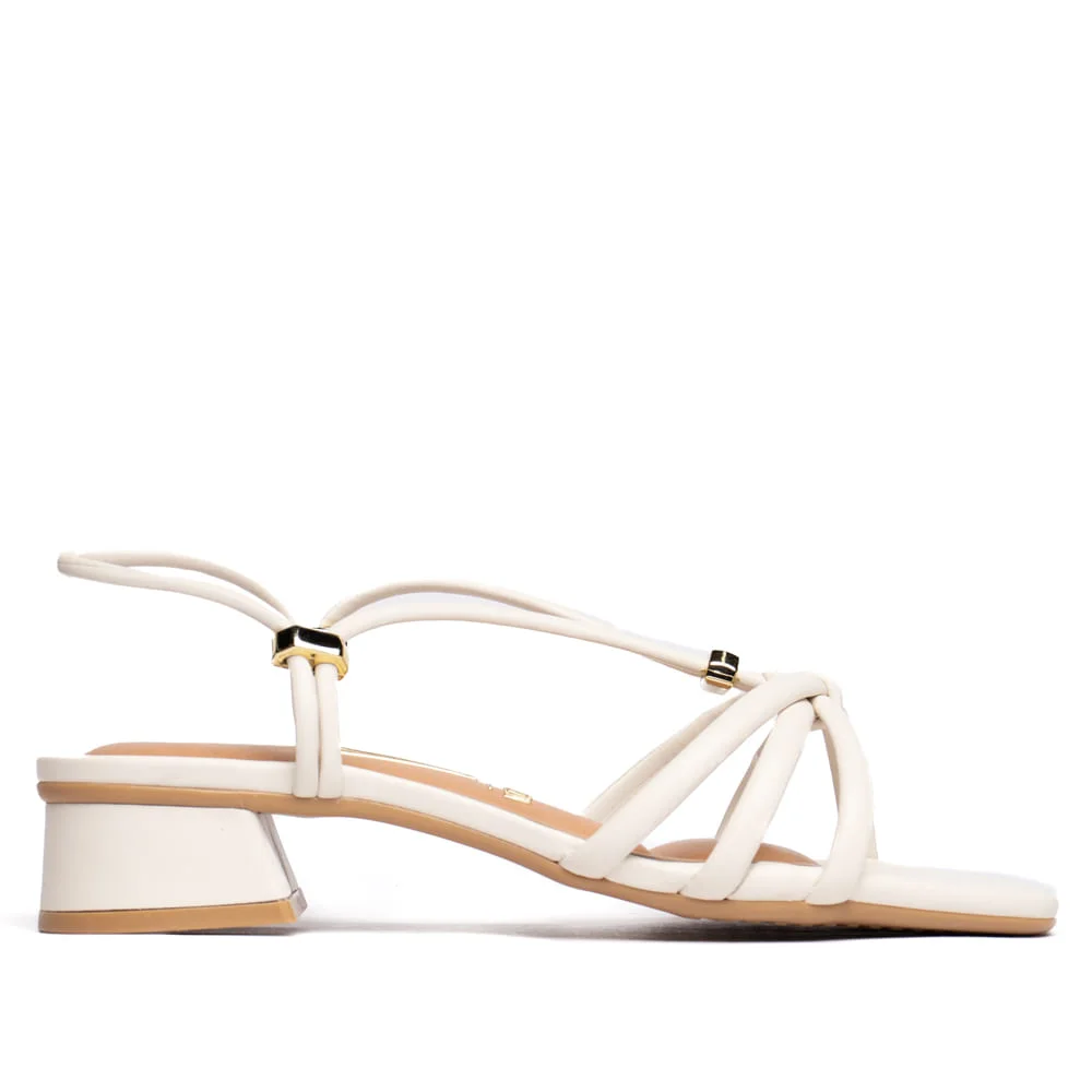 Sandália Feminina Vizzano Salto Bloco Tiras Entrelaçadas Off White