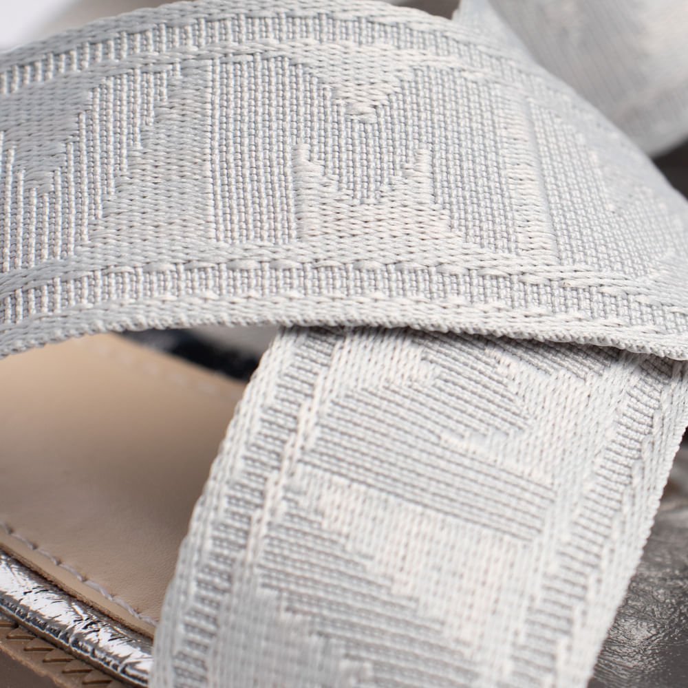 Chinelo Rasteira Feminina Via Marte Tiras Cruzadas Prata Prata 6