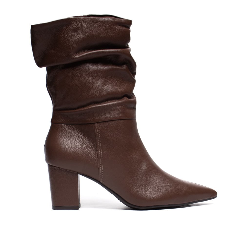 Bota Feminina Via Marte Couro Bico Fino Marrom