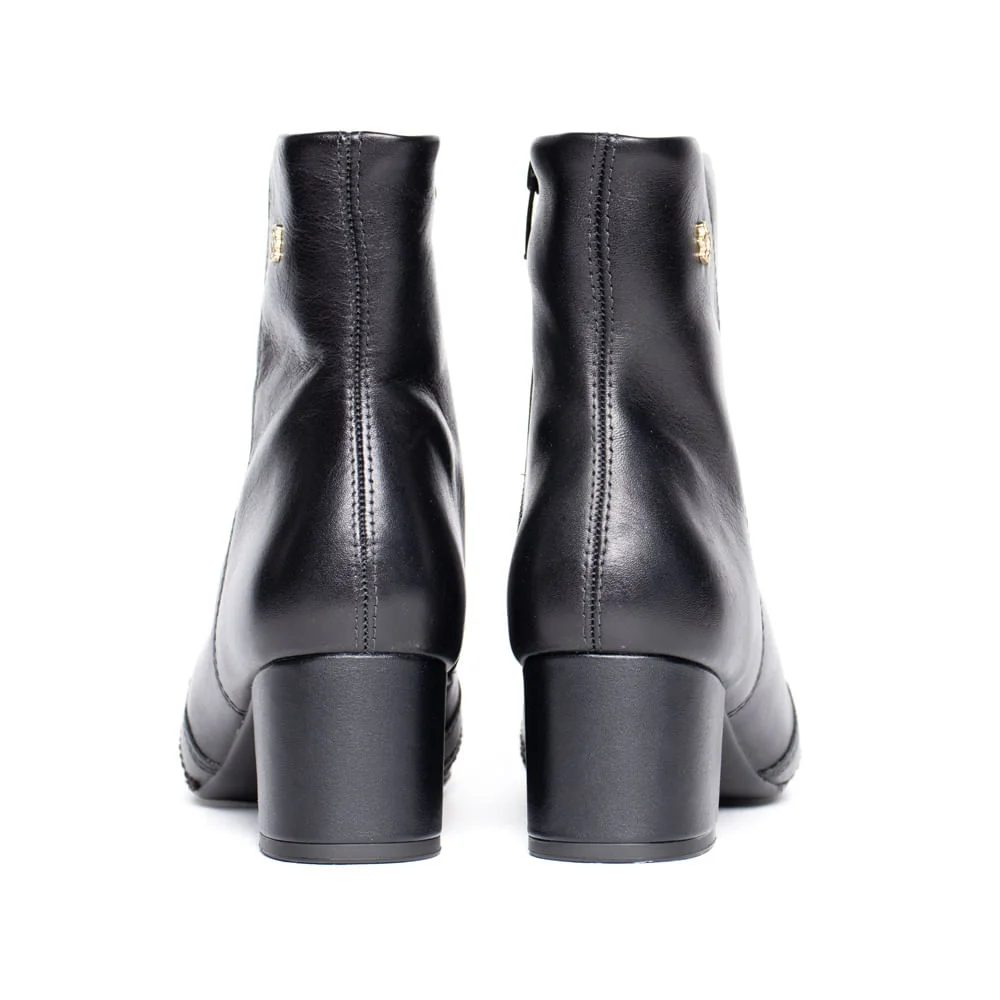 Bota Feminina Ramarim Total Comfort Couro Preto Preto 3