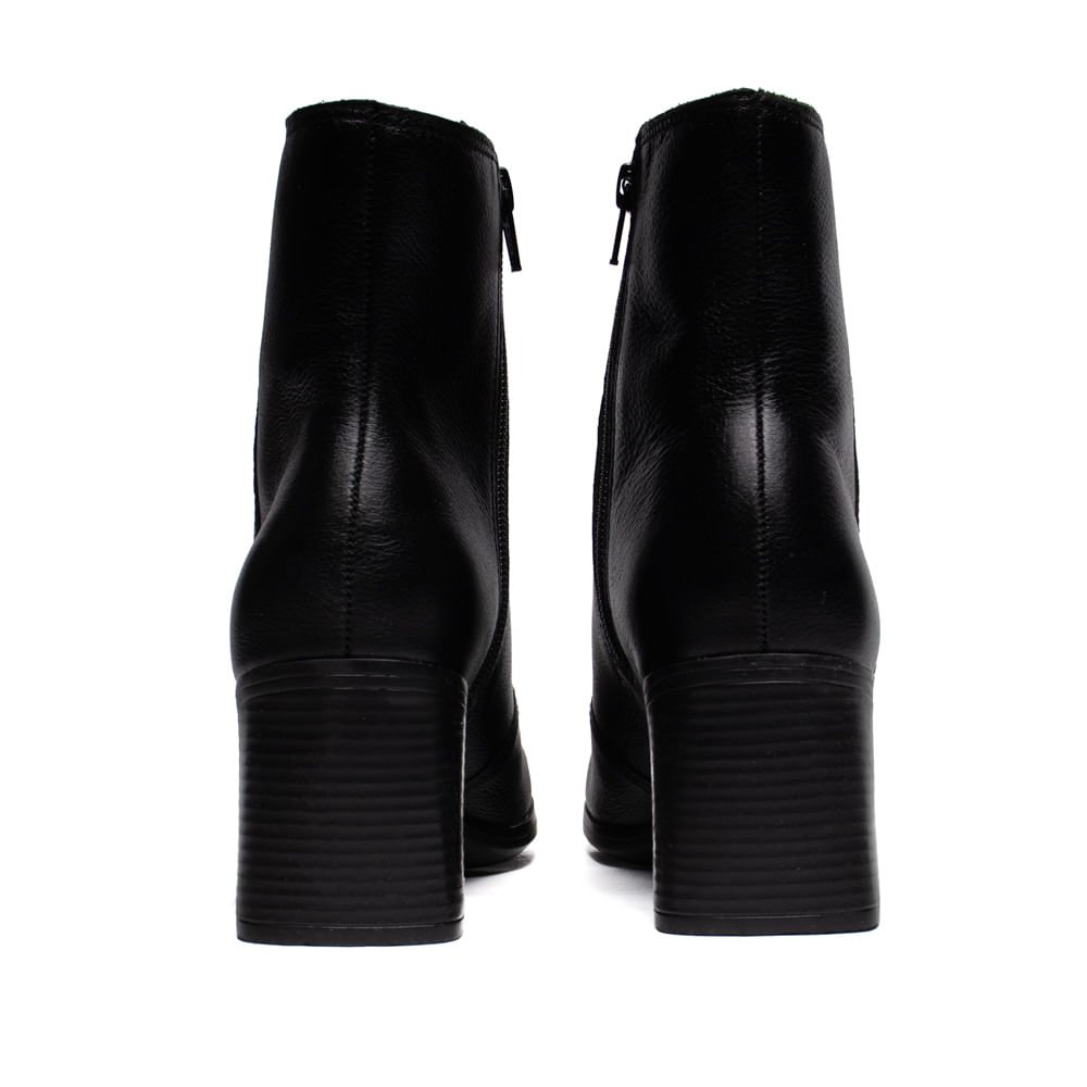 Bota Feminina Bebecê Couro Com Pin de Metal Preto Preto 3