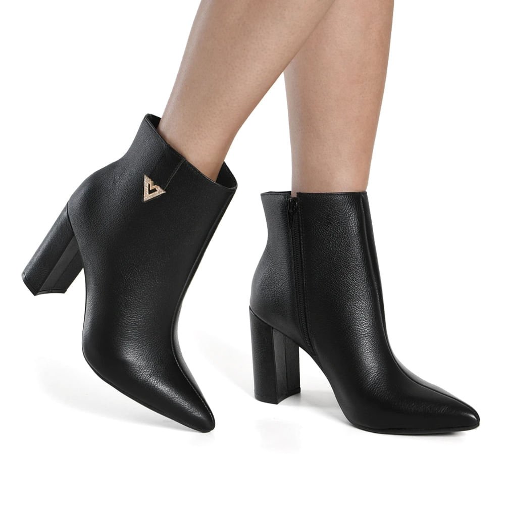Bota Feminina Via Marte Cano Curto Couro Com Strass Preto Preto 6