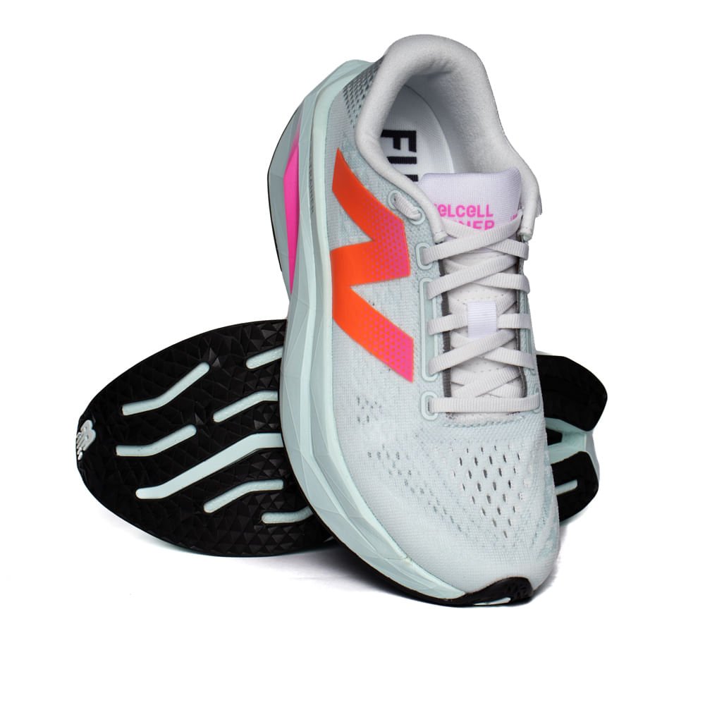 Tênis Feminino New Balance FuelCell V3 Verde Claro/Rosa Verde Claro 5
