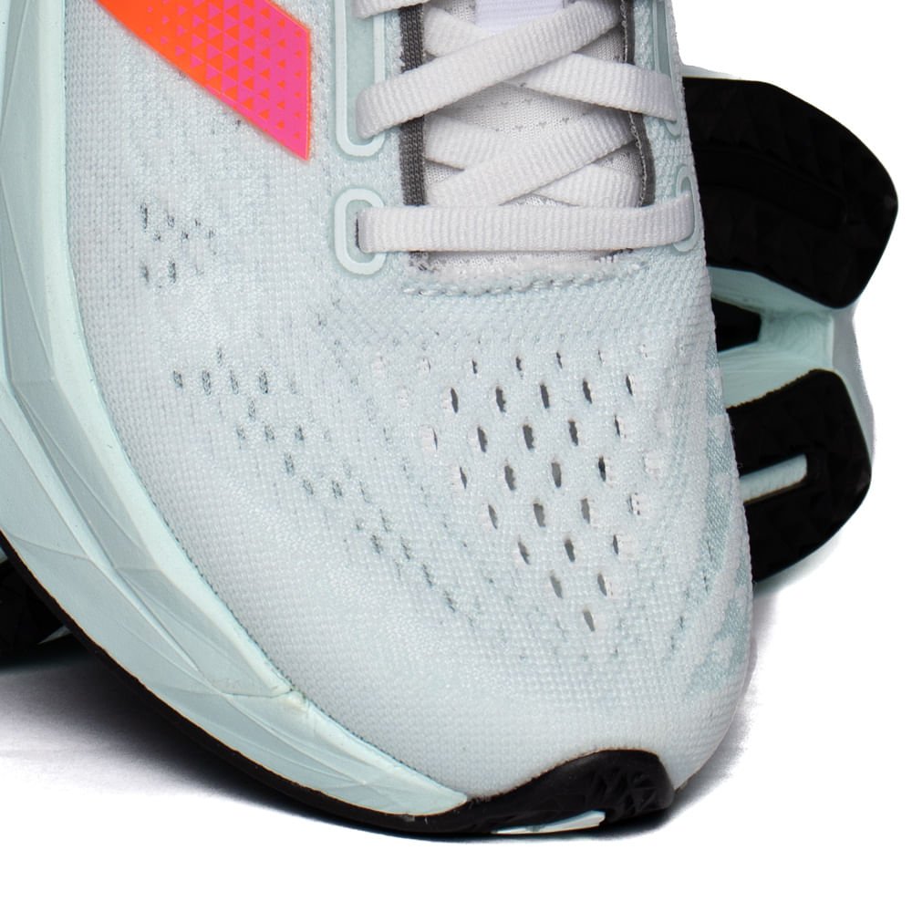 Tênis Feminino New Balance FuelCell V3 Verde Claro/Rosa Verde Claro 6